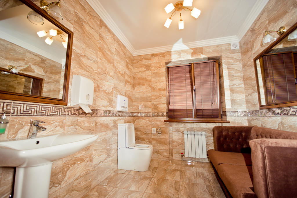 Grand Sport Hotel Brovary Buitenkant foto
