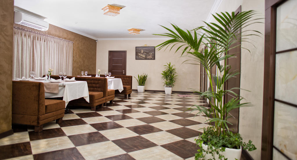 Grand Sport Hotel Brovary Buitenkant foto