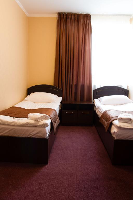 Grand Sport Hotel Brovary Buitenkant foto