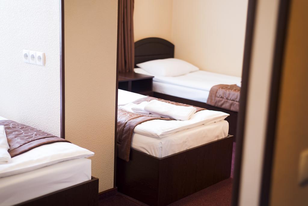 Grand Sport Hotel Brovary Buitenkant foto