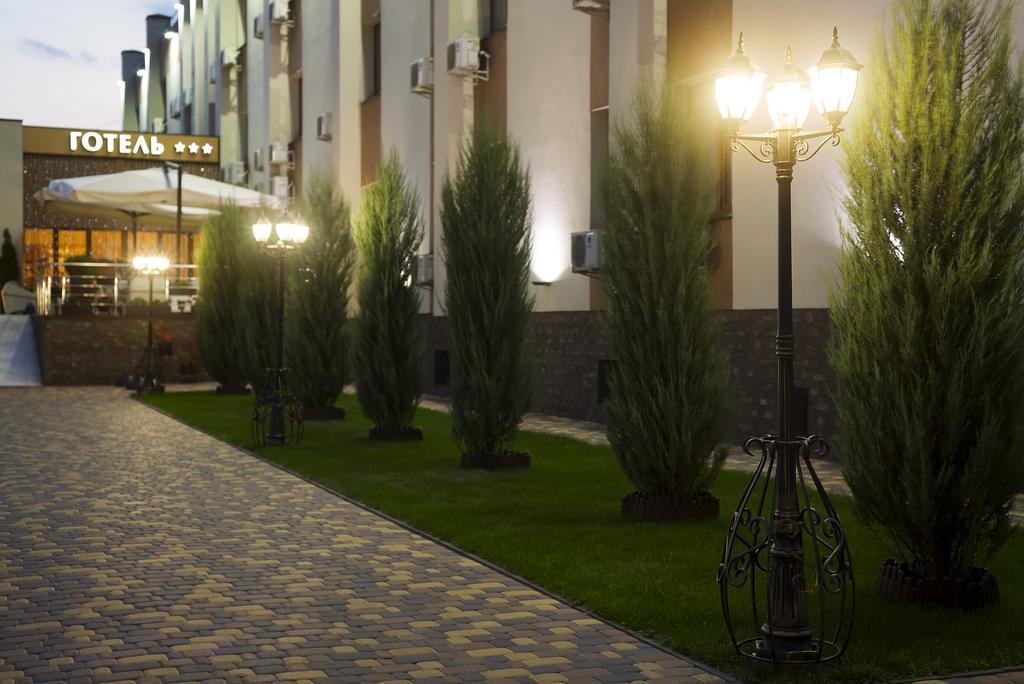 Grand Sport Hotel Brovary Buitenkant foto