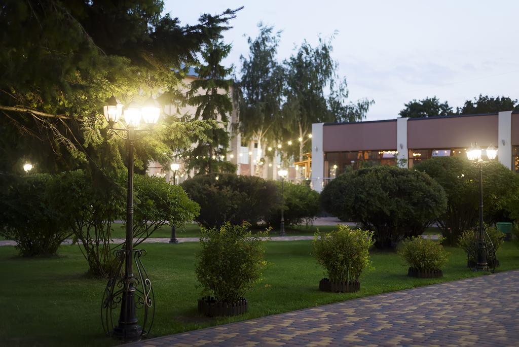 Grand Sport Hotel Brovary Buitenkant foto