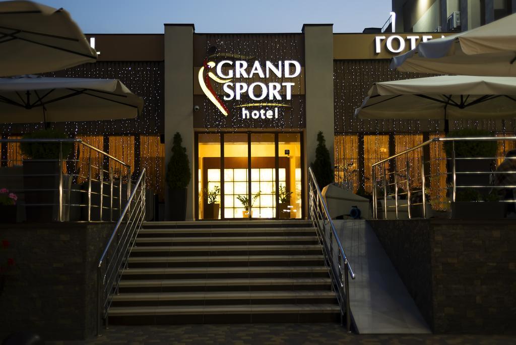 Grand Sport Hotel Brovary Buitenkant foto