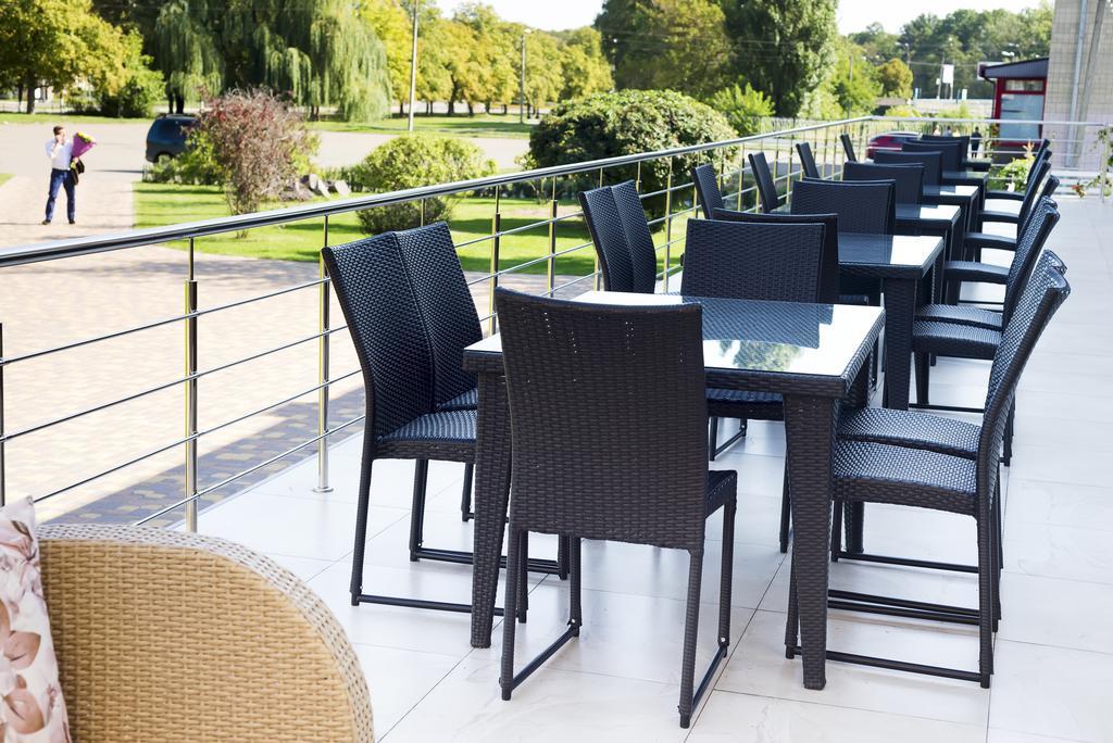 Grand Sport Hotel Brovary Buitenkant foto